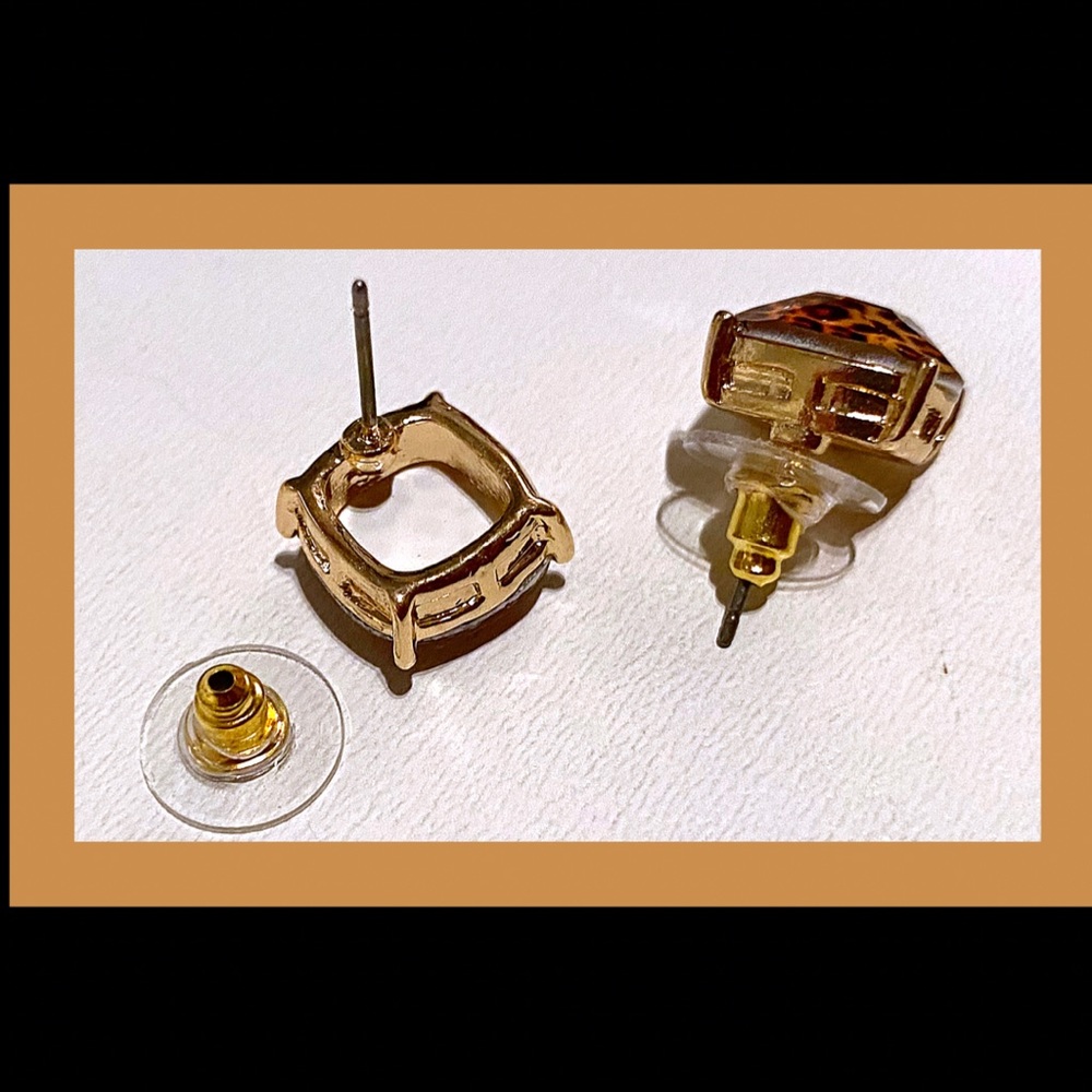 Leopard Iridescent Stone Gold Pierced Earrings NWT - Picture 4 of 6